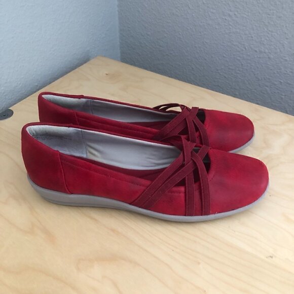 Easy Spirit Aubree Flats - Strappy 7N - Picture 1 of 9